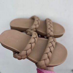 Kaanas Braided Sandals in Tan